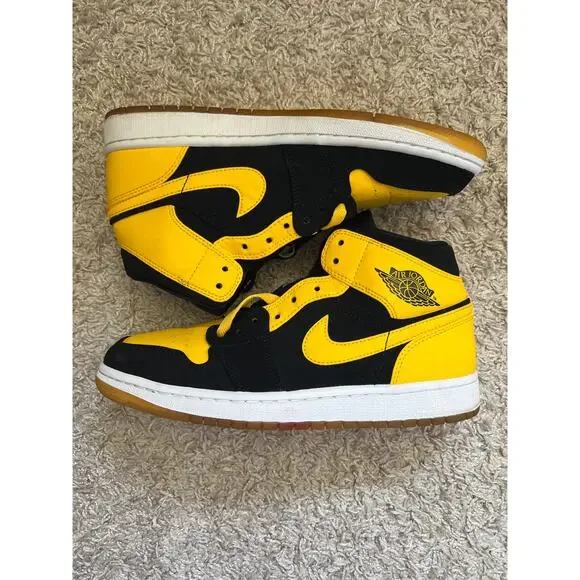 Air Jordan 1 Mid New Love Size 7 Men - Picture 1 of 4